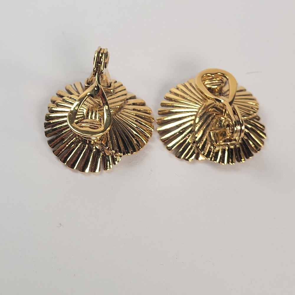 Vintage Monet Gold Tone Spiral Sunburst Clip On Earrings Cognac Rhinestone NOS - Picture 5 of 8